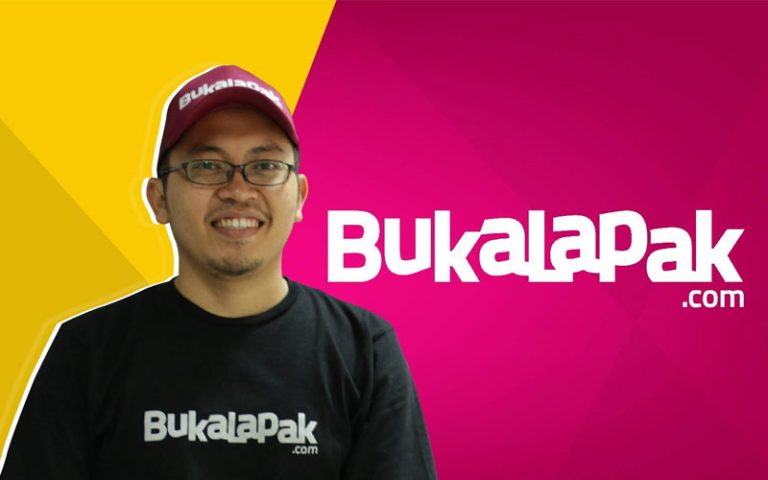 "Potret Achmad Zaky, pendiri Bukalapak, dengan latar belakang teknologi dan semangat kewirausahaan anak muda Indonesia."